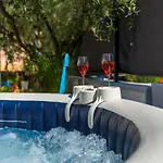 Romantisches Mit Jacuzzi, Bbq, Wifi Nyaraló *