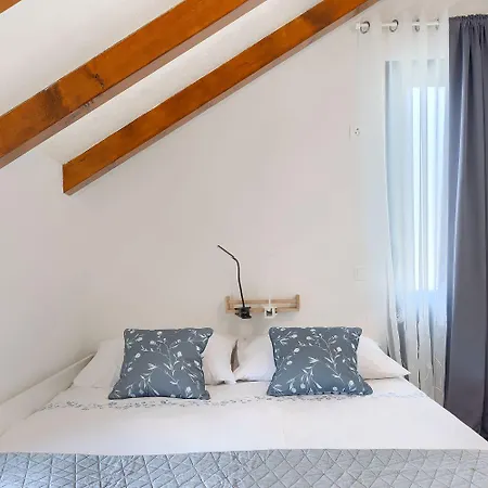 Romantisches Mit Jacuzzi, Bbq, Wifi Nyaraló