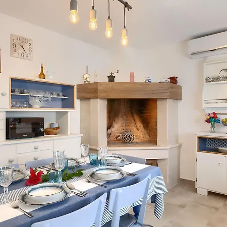 Romantisches Mit Jacuzzi, Bbq, Wifi * Marčana