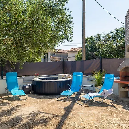 Romantisches Mit Jacuzzi, Bbq, Wifi Сasa de vacaciones