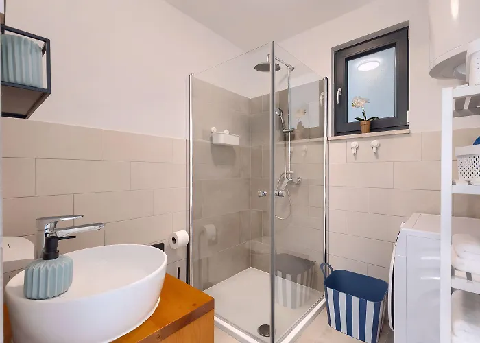 Romantisches Mit Jacuzzi, Bbq, Wifi *