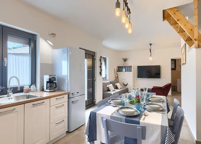 Romantisches Mit Jacuzzi, Bbq, Wifi