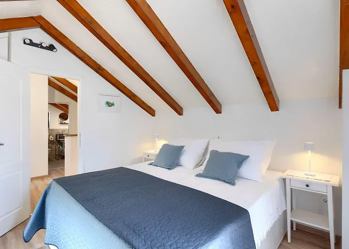 Romantisches Mit Jacuzzi, Bbq, Wifi * Marčana