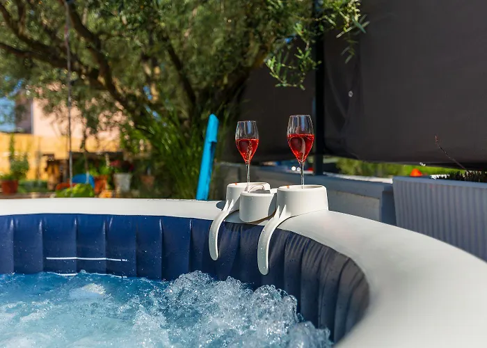 Romantisches Mit Jacuzzi, Bbq, Wifi Feriehus *
