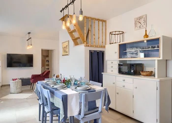 Feriehus Romantisches Mit Jacuzzi, Bbq, Wifi *